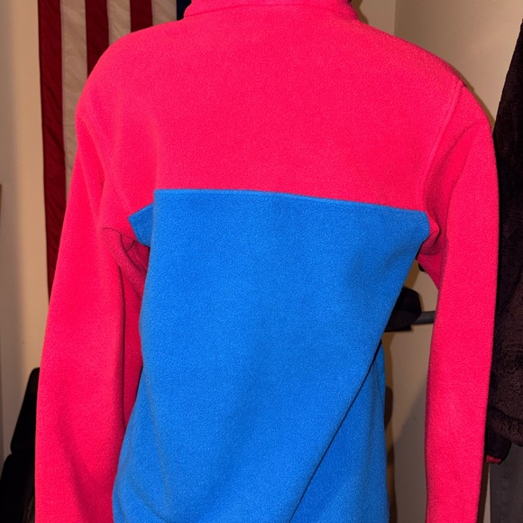 Patagonia Women’s Colorblock Fleece Jacket in Pink & Blue - Picture 6 of 8